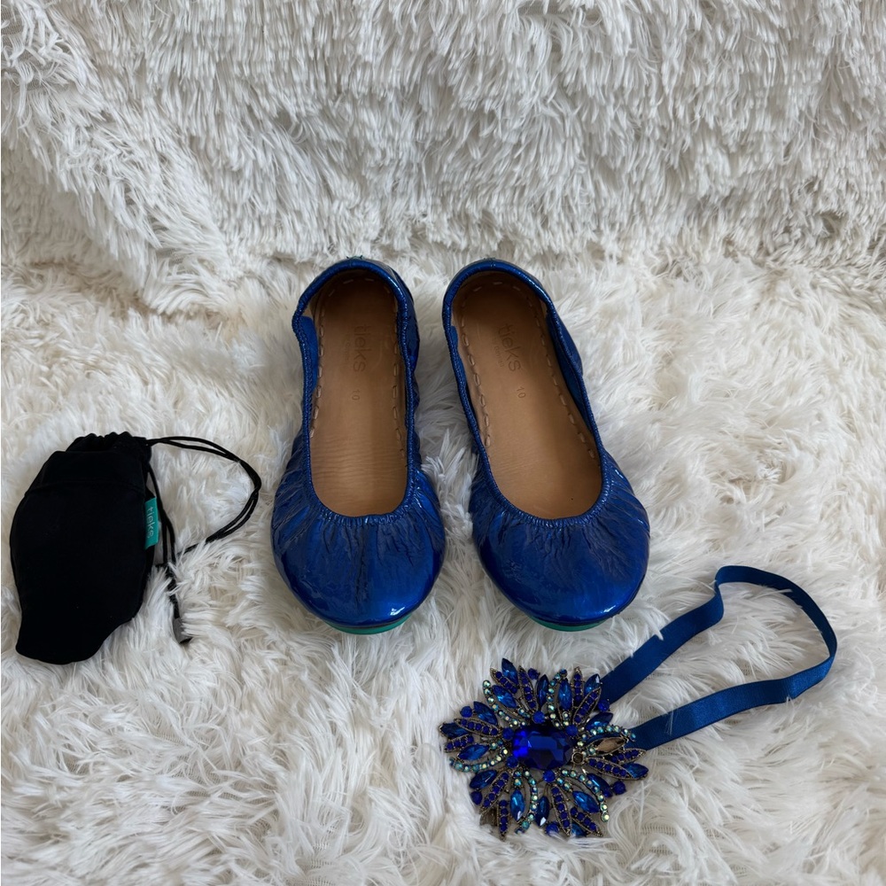 Sapphire blue tieks